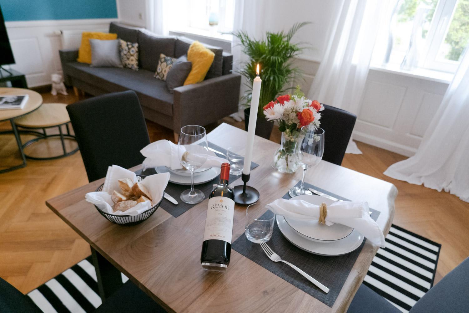 Bella Casa - Business&Family - 2 Zimmer Direkt Neben Schloss, Parkplatz, Smarttv, Netflix, Waschmaschine, 24H Checkin, 71Qm, Kingsizebett, Hotelbettwaesche لودفيغسبرغ المظهر الخارجي الصورة